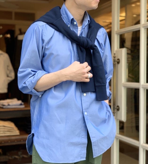 幅広い着こなしが可能なシャツ。｜ビームス プラス 丸の内｜BEAMS