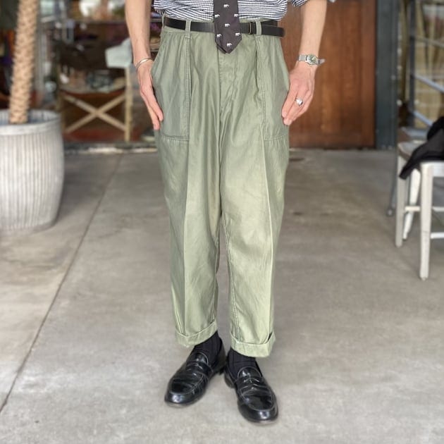おすすめの定番パンツです。｜ビームス プラス 原宿｜BEAMS