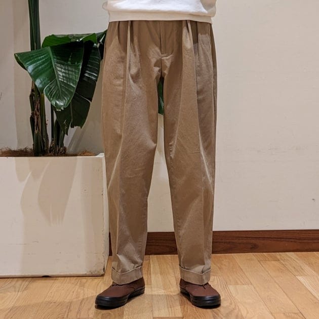 This season's most popular 2-pleat trousers｜BEAMS PLUS（ビームス