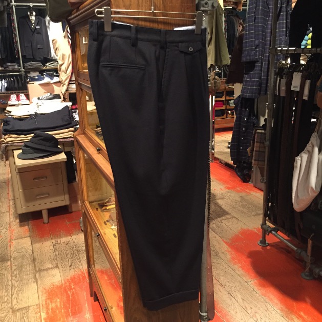 2プリーツ パンツ ウールフランネルもおすすめです｜ビームス プラス