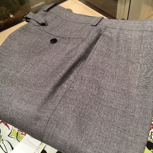 GREY WOOL TROUSERS｜ビームス プラス 丸の内｜BEAMS