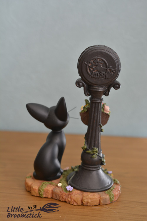 No.11 ジオラマ置時計街角のジジ - LittleBroomstick