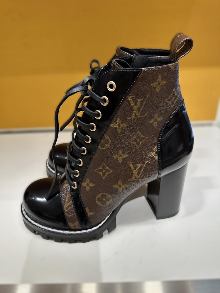 広瀬すずさん着用【Louis Vuitton】スタートレイル ラインブーツ