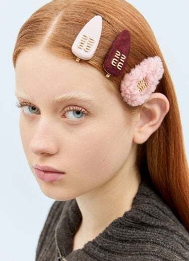3個付けが可愛いピンク系【Miu Miu】ロゴ入りヘアピン3個セット