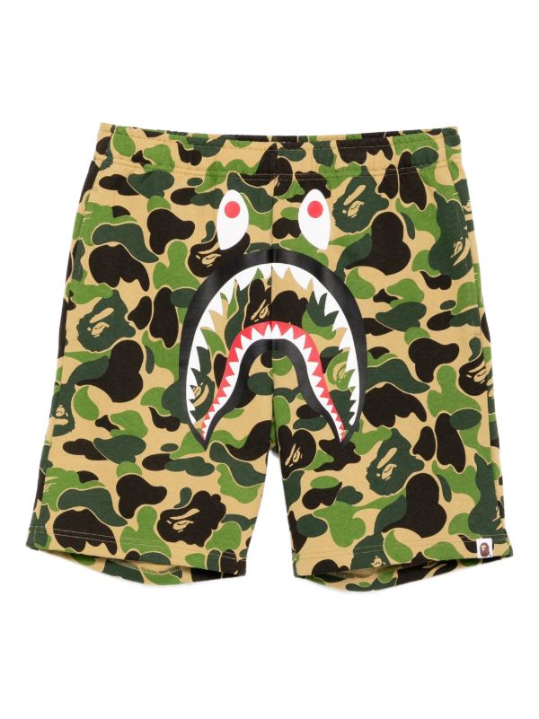 A BATHING APE® グラフィック ショートパンツ | グリーン | FARFETCH JP