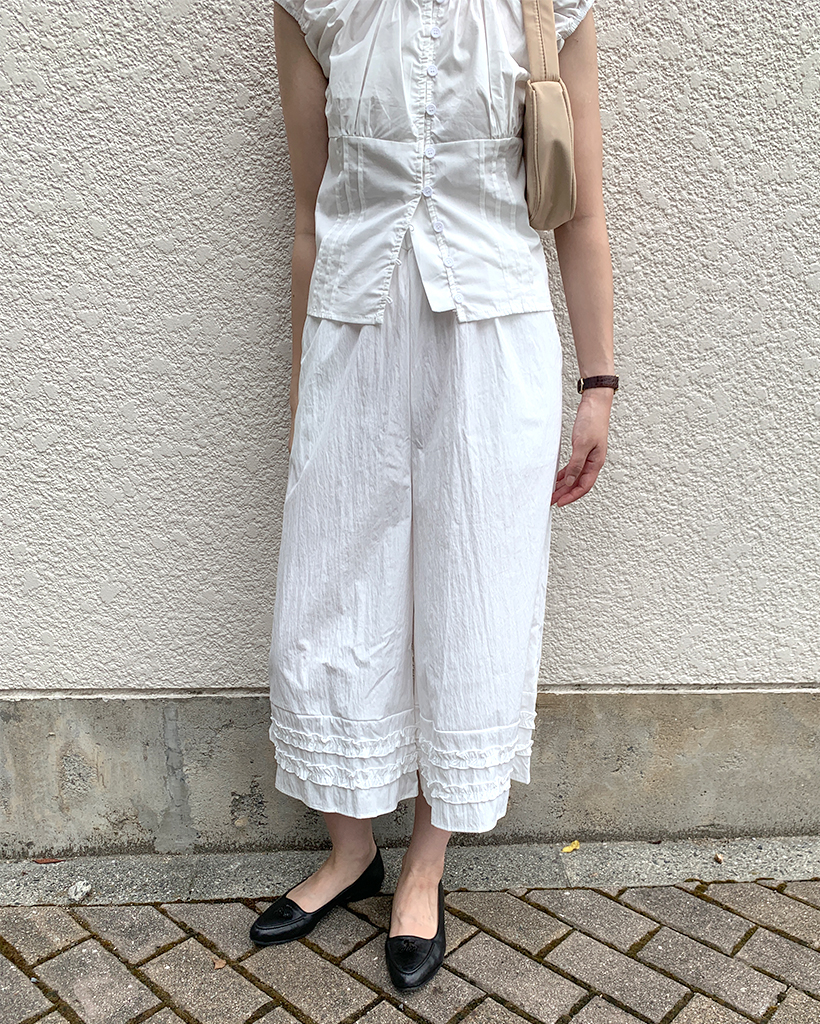 裾フリルカプリパンツ | ファッション通販サイト NUGU