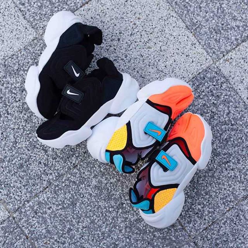 NIKE Women's AQUA RIFT 