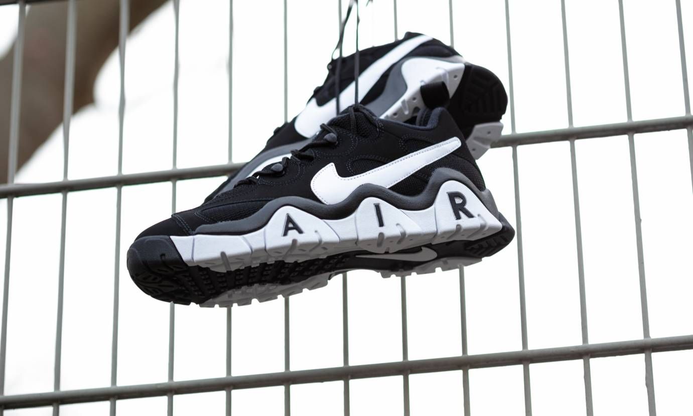 ナイキ エアバラージ ロー 