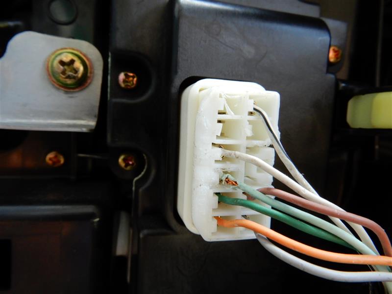 エアコンパネル不具合（前期・後期で配線違い検証）（トヨタ マークX