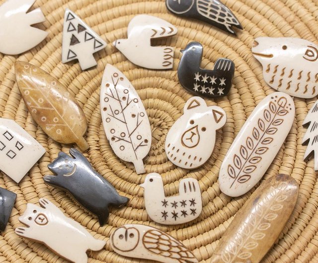 水牛骨ブローチ / アヒルブラック the ETHNORTH GALLERY | ブローチ