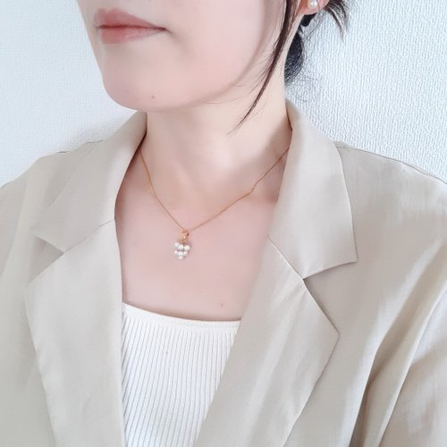 送料無料】K18 ペンダント ぶどう ベビーパール あこや真珠 パール