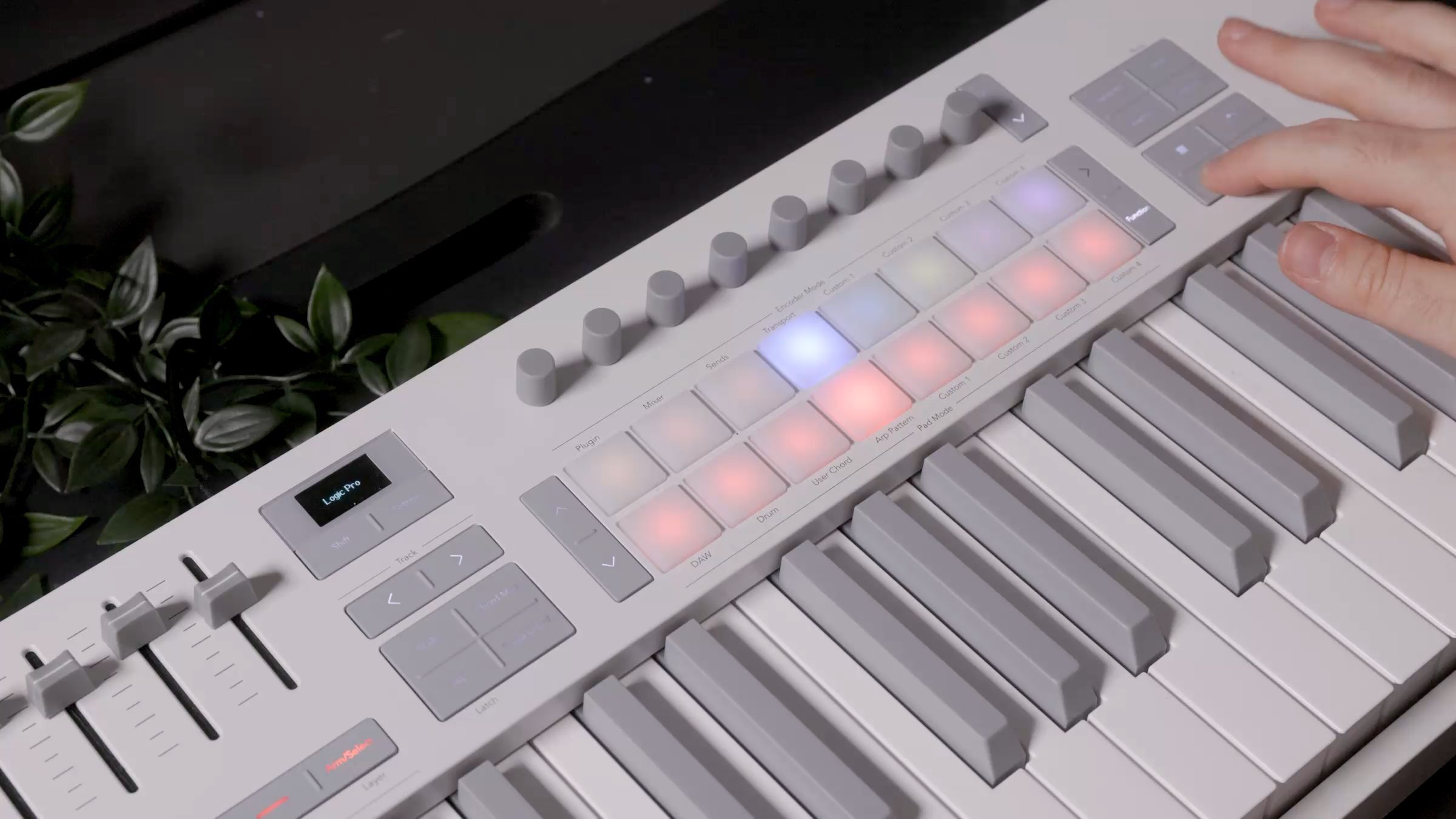 Launchkey 25 MK4 | Novation
