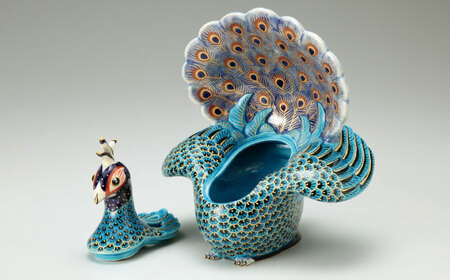 美濃焼】 青釉色絵孔雀香炉 多治見市/幸兵衛窯 飾り 陶器 縁起 [TAI031