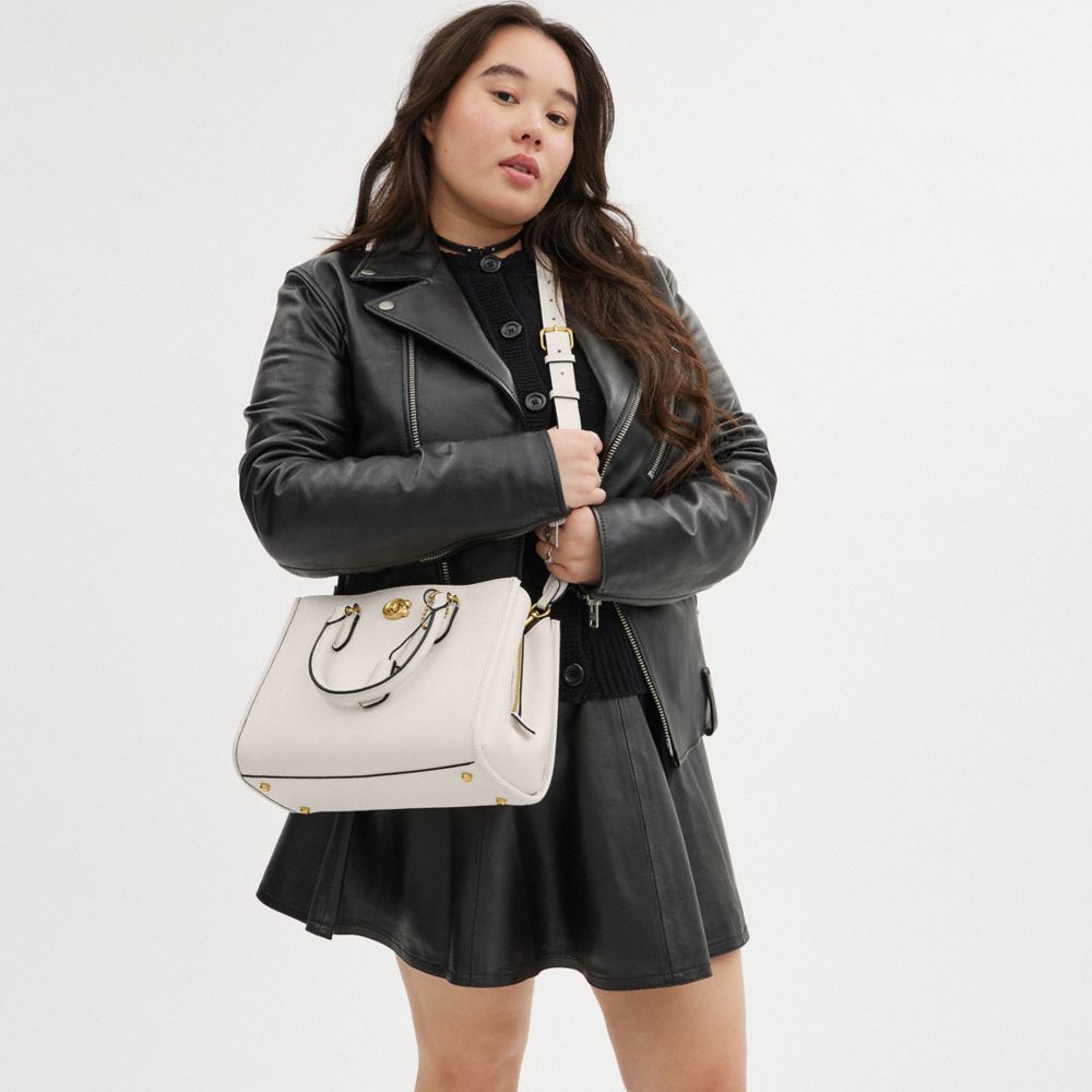 公式】COACH – コーチ | ブルック キャリーオール 28