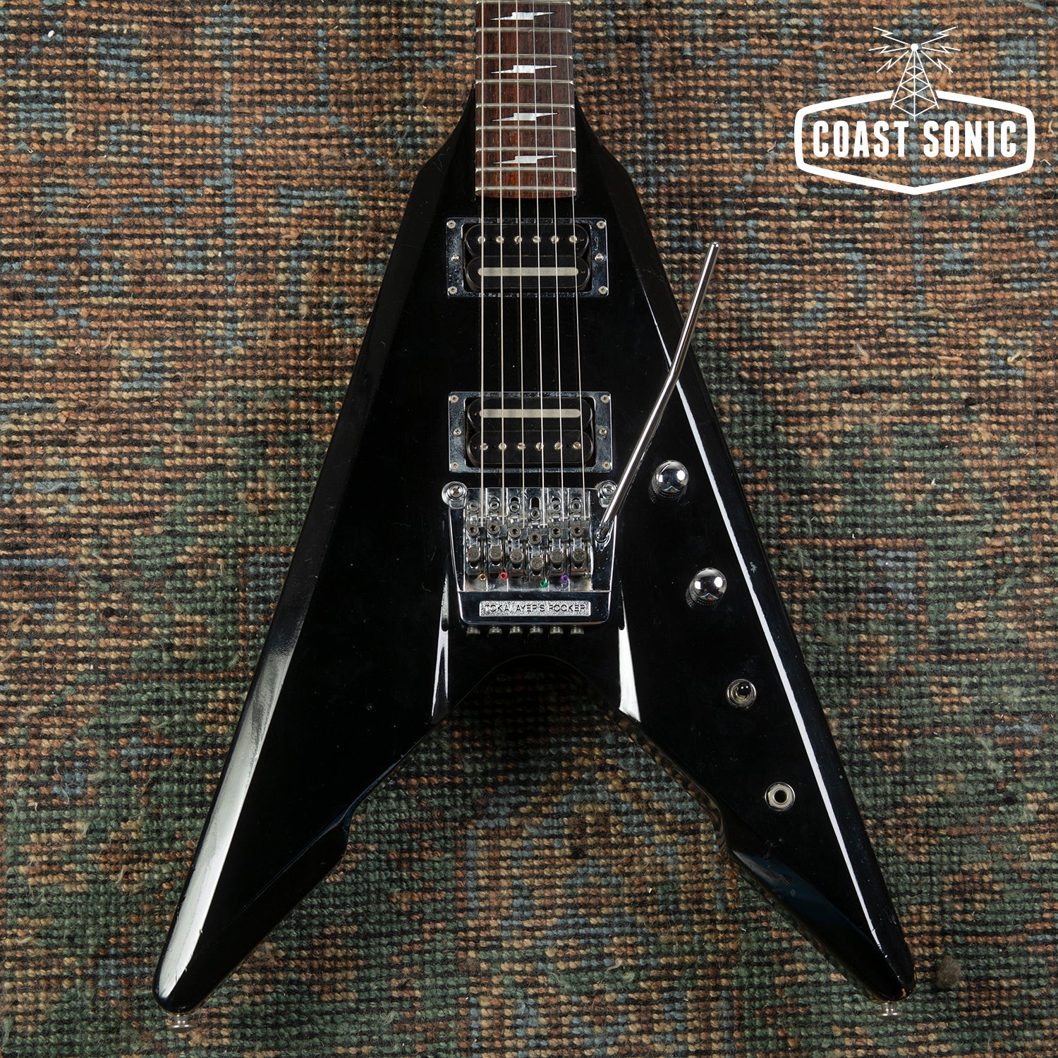 1982 Tokai FV-55 Super Edition Flying V Made in Japan Ayers Rocker tre