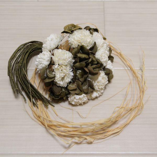 白つめ草藁付きコサージュ - ピンクハウス通販｜リサイクルブティック