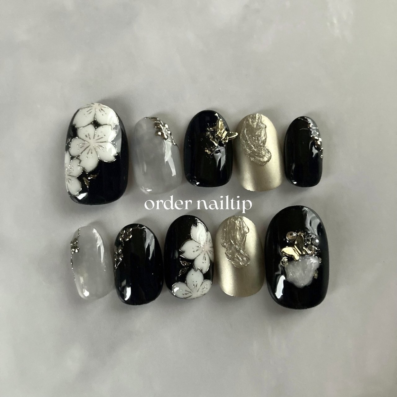 ハンド/グレー/ブラック/ゴールド - mnailのネイルデザイン[No.8613942