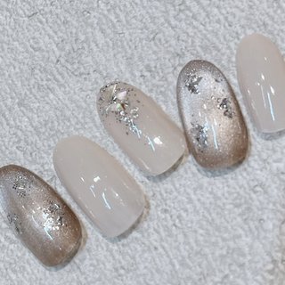 ホワイトワンカラーのネイルデザイン｜ネイルブック