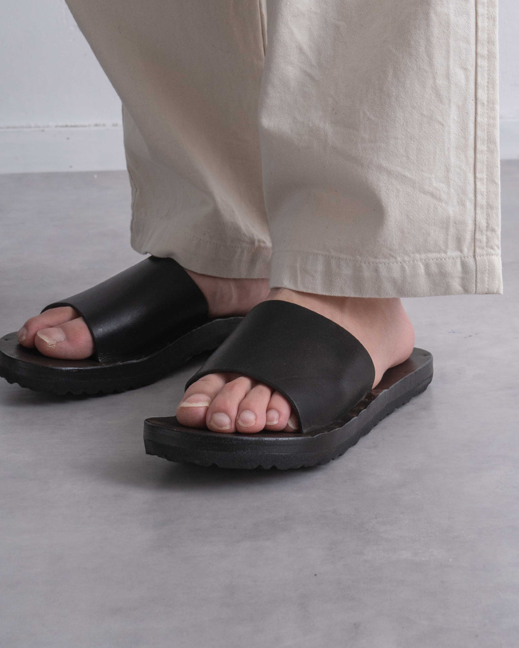 JUTTA NEUMANN ユッタニューマン シモーネ SIMONE レザースライド