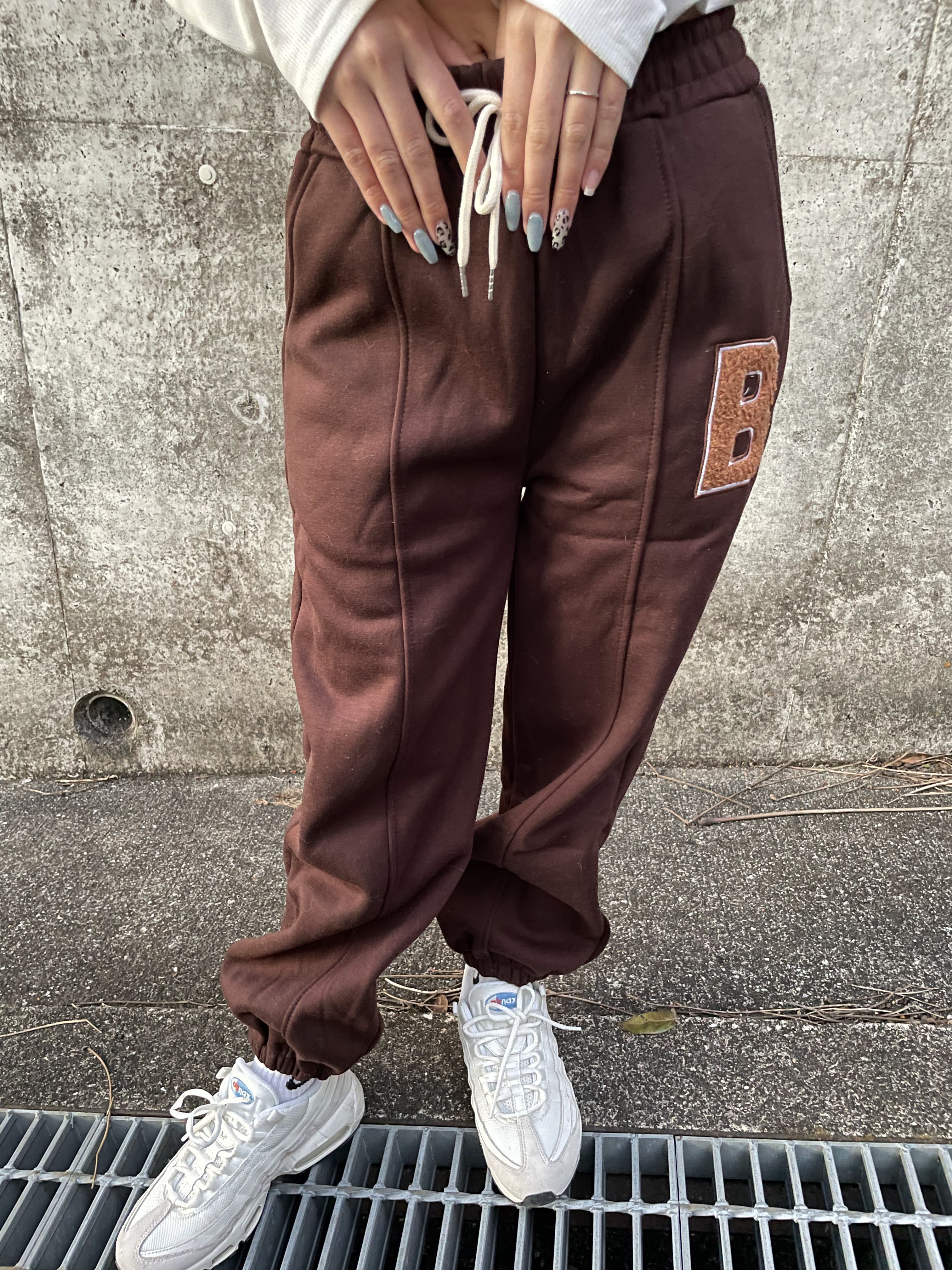 ブラウンスウェットパンツ DPB54009 – CRAMMY