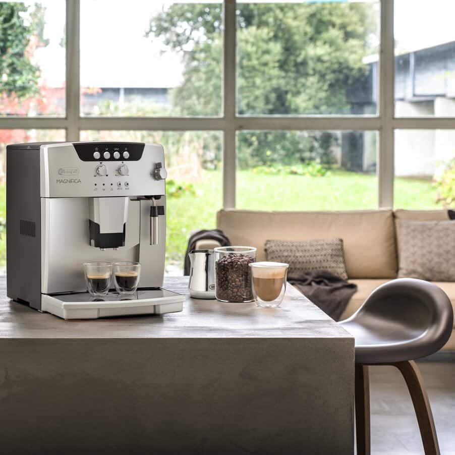 Magnifica Espresso Machine ESAM04110S | De'Longhi US