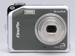 新製品レビュー】富士フイルム FinePix V10