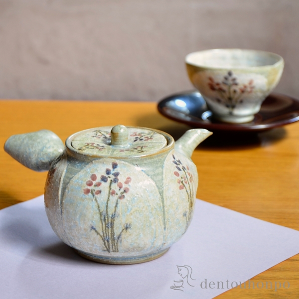 送料無料】 急須茶器揃 新美草 お茶呑茶碗5客・急須1個セット / 茶器