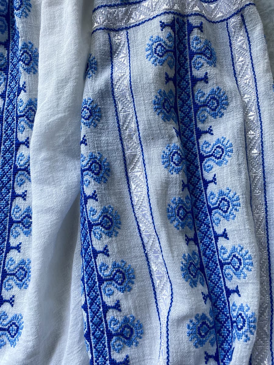 ヴィンテージルーマニア刺繍ブラウス