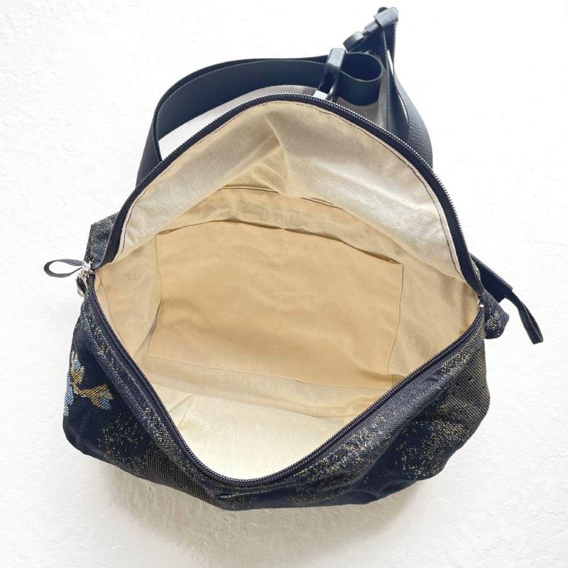 ボディバッグ ウエストポーチ おしゃれなママーズバッグ 軽量で余裕の