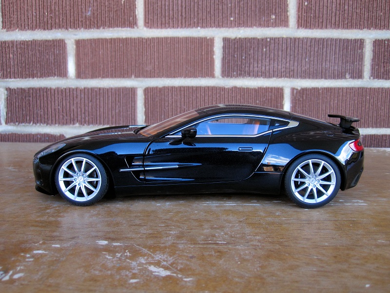 REVIEW: AUTOart Aston Martin One-77 • DiecastSociety.com