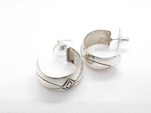 ピアス石なしのナバホ スタンプワーク フープピアス商品のご案内