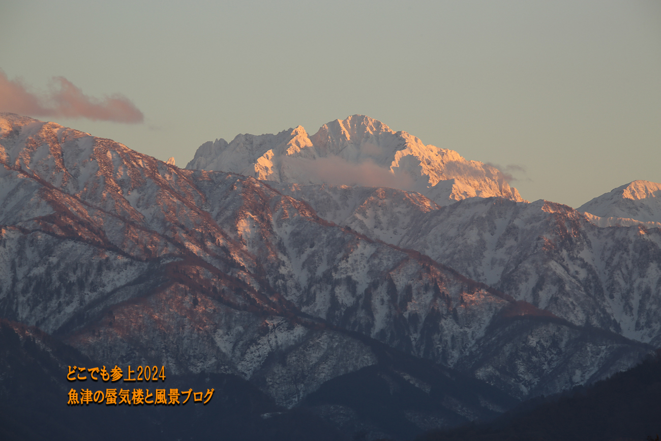 山焼け（アーベントロート）を記録、立山連峰の紅と ビーナスベルト