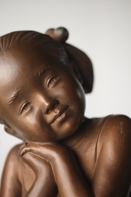 加藤豊 ブロンズ 少女像 銅像 M274｜骨董店 のびる 古美術 骨董 和風