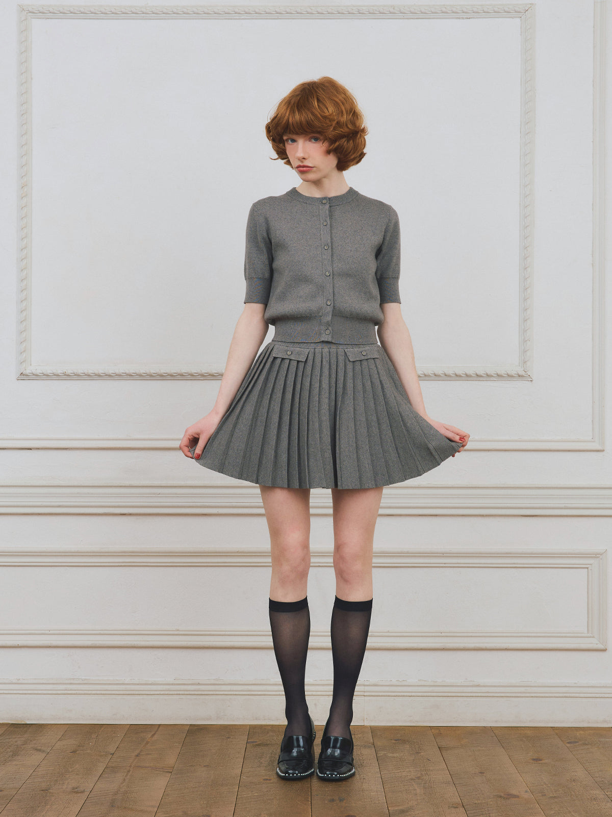 PRE ORDER】プリーツミニスカートカーデニットセットアップ