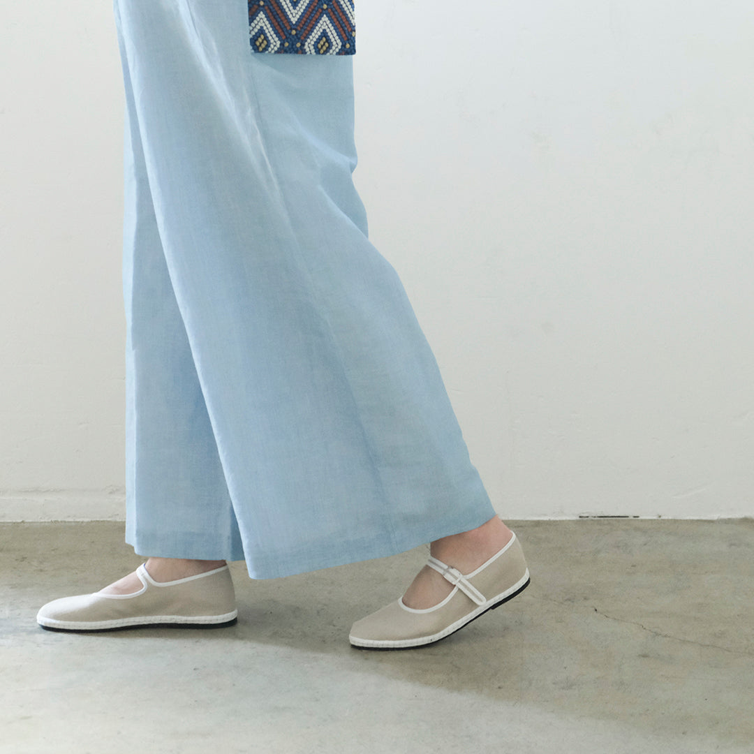 リネンで軽やか、伊職人がつくるストラップシューズ – Envelope