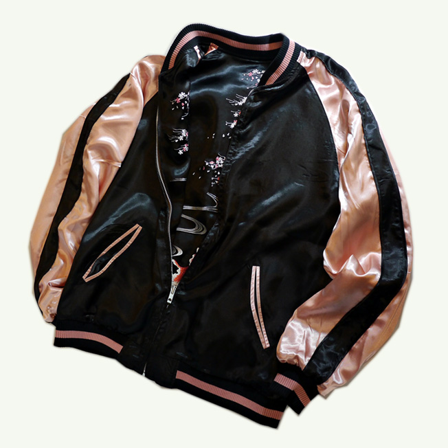 Japanesque 金魚 刺繍 リバーシブルスカジャン ブラック／ピンク