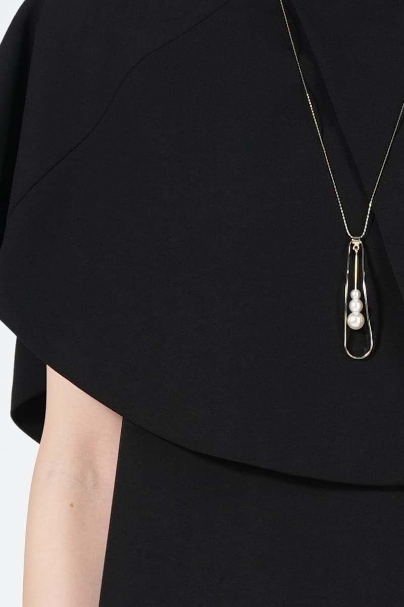 Ameri VINTAGE アンブレラ型ケープブラックドレス (M) をレンタル