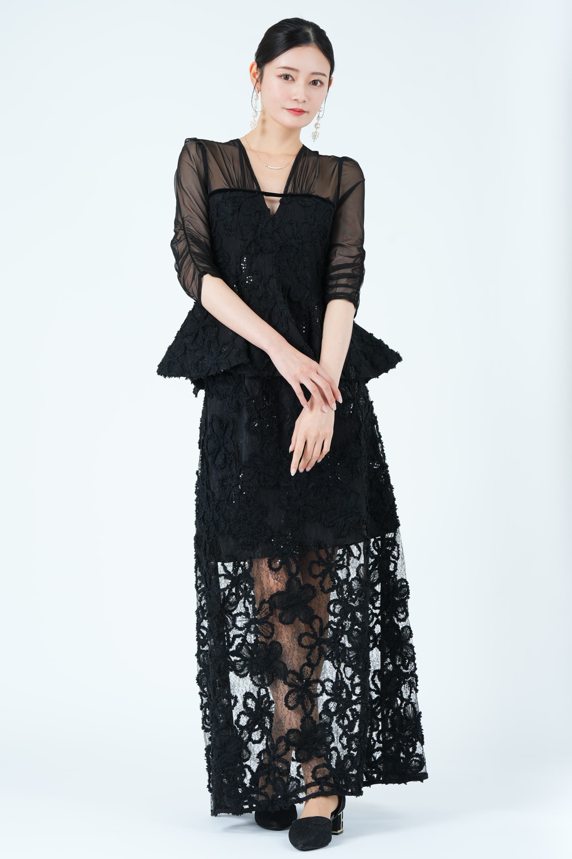 LEJA 花柄レースペプラムシアーヘムブラックドレス (M) をレンタル