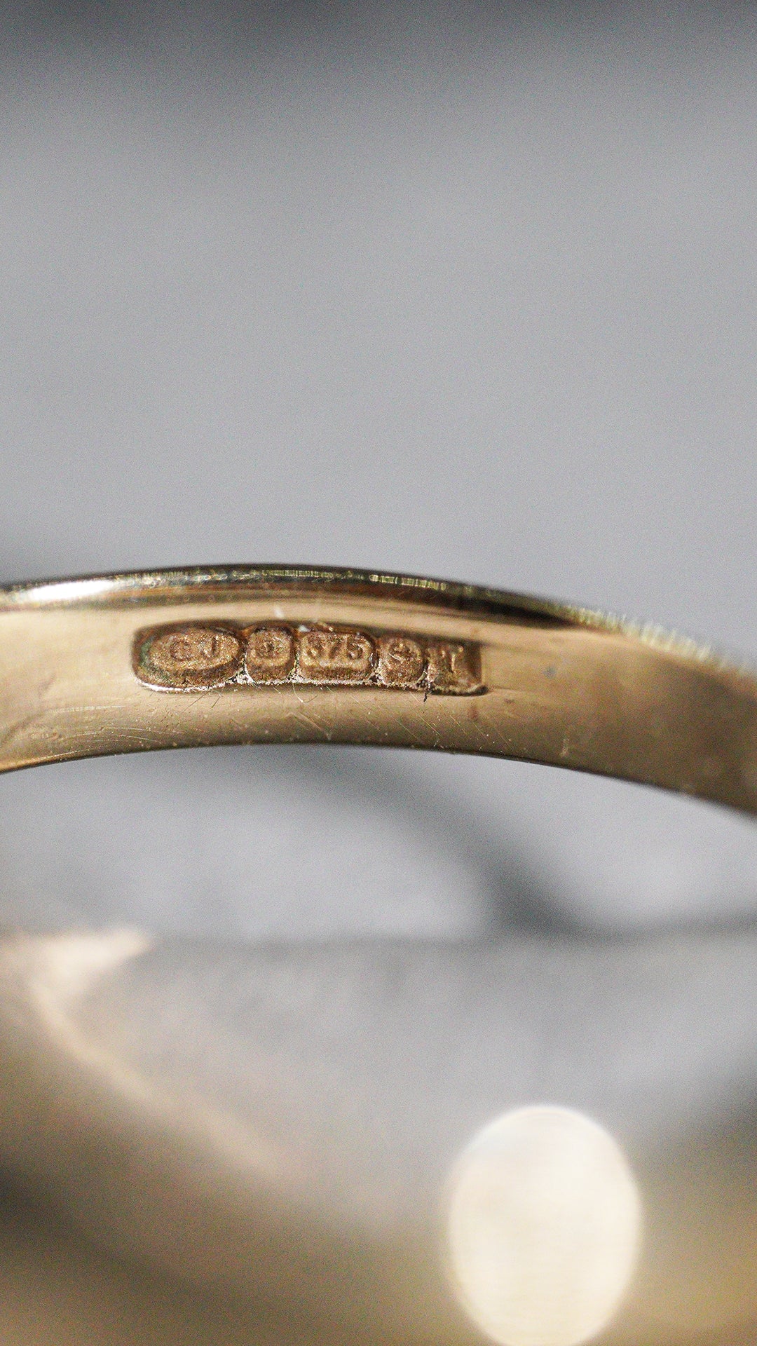 英国ヴィンテージ 9Kゴールド×オニキス・シグネットリング