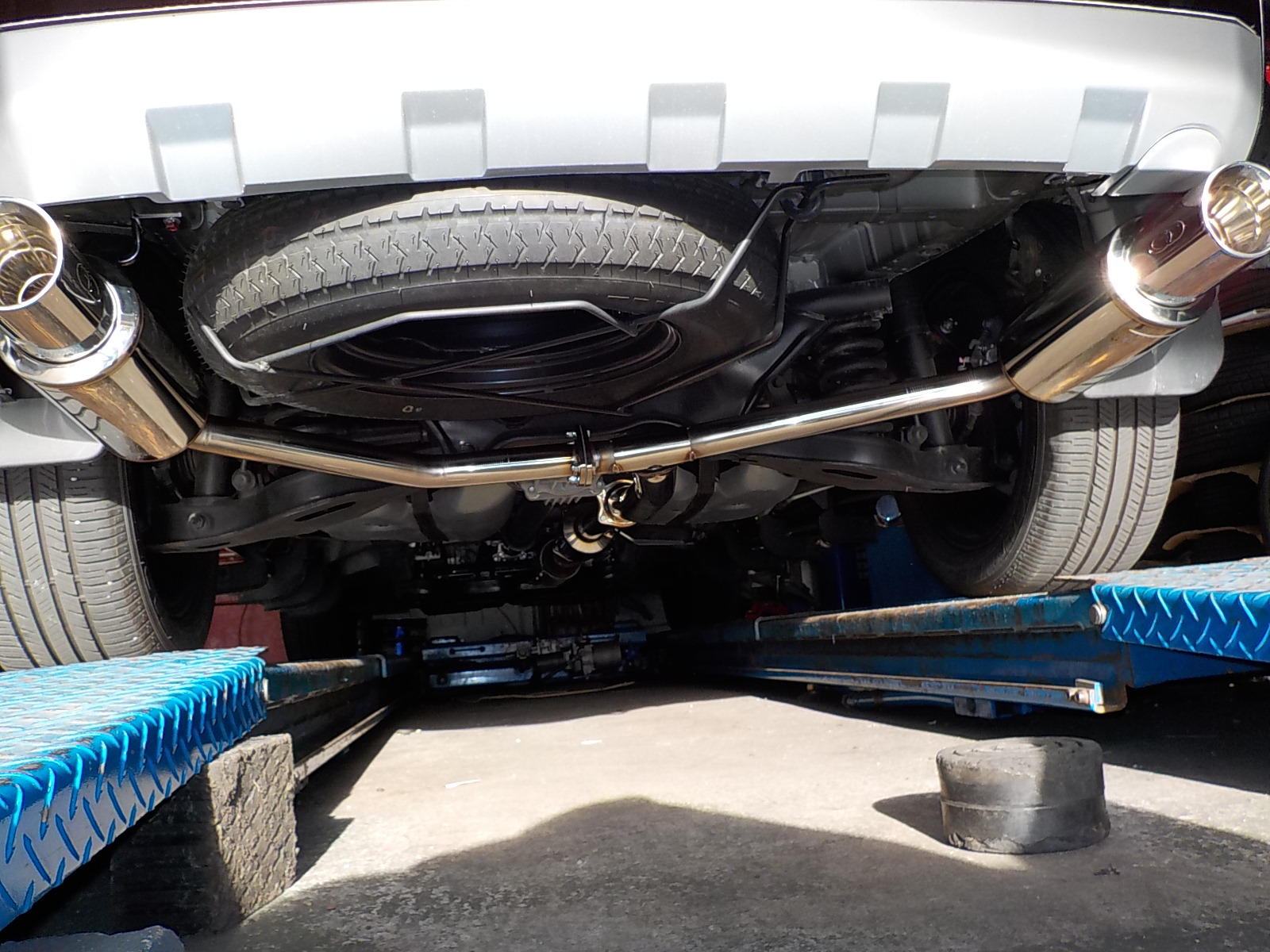 デリカD5 CV1W ガナドールマフラー交換 - カー用品持込取り付け専門店