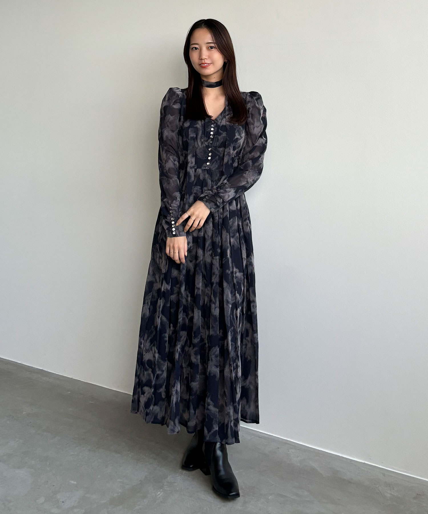 フロッキーフラワープリントプリーツワンピース｜PETAL ONLINE（ペタル