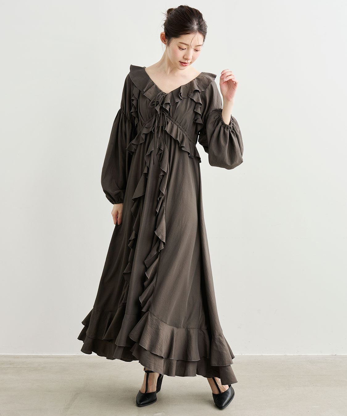 フリルロングワンピース｜PETAL ONLINE（ペタルオンライン）