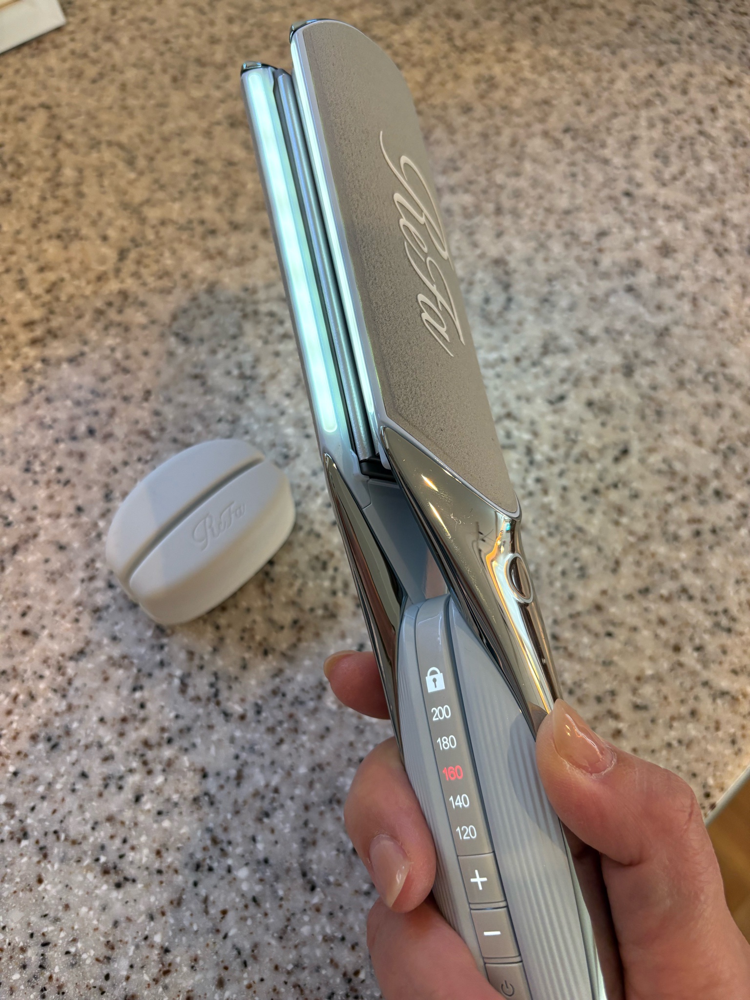 ReFa / リファパワーストレートアイロン プロ ホワイトの公式商品情報