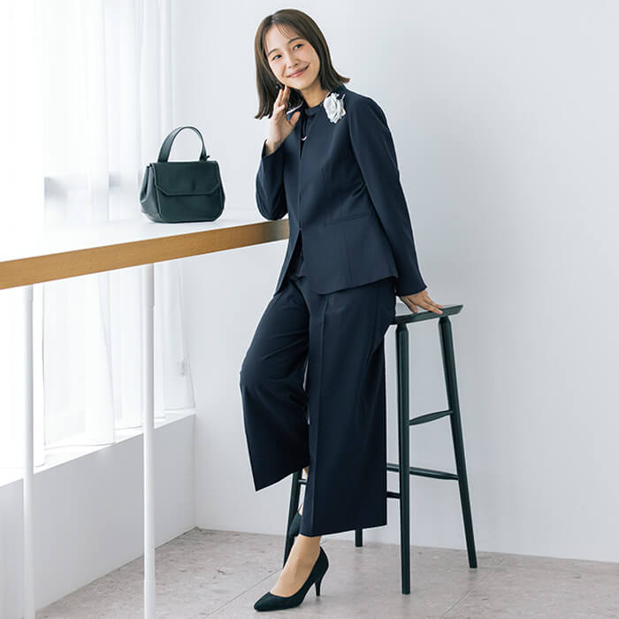 洗える｜大人の頼れるパンツスーツ 15号・ネイビー｜東京ソワール