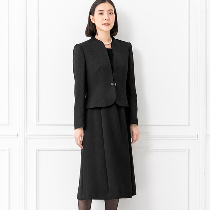 ゆったりサイズのアンサンブル 11号・ブラック｜東京ソワール