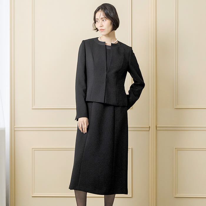 トールサイズのミセス用アンサンブル 13号・ブラック｜東京ソワール