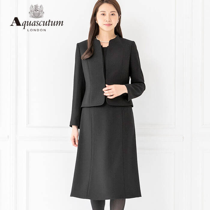 ステッチがポイントのノーカラーアンサンブル 13号・ブラック｜東京