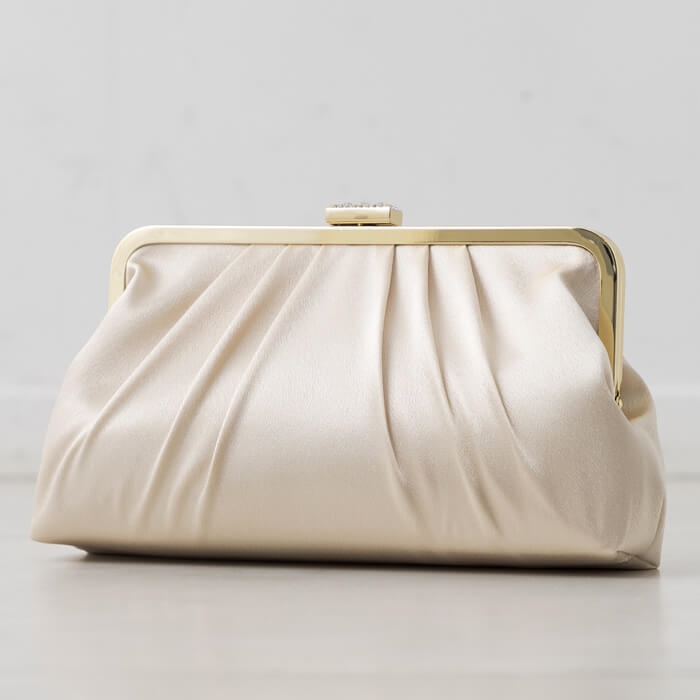 がま口タイプのパーティーバッグ ・ベージュ｜東京ソワールオンライン