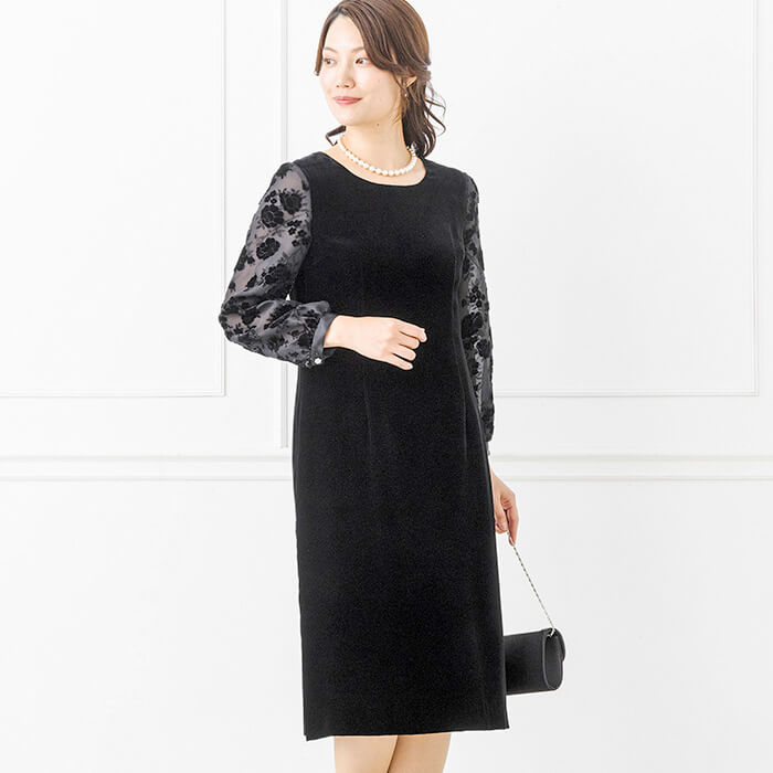 オパール袖のベルベットワンピース 9号・ブラック｜東京ソワール
