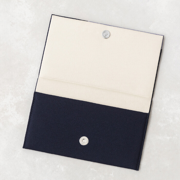 切替デザインの念珠入れ ・パープル｜東京ソワールオンラインストア